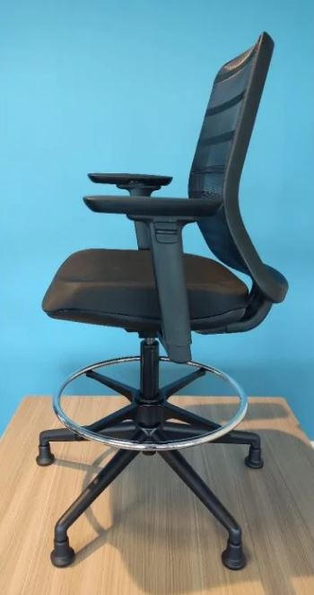 Tekenstoel Tonique Draft, rugframe zwart, voetring