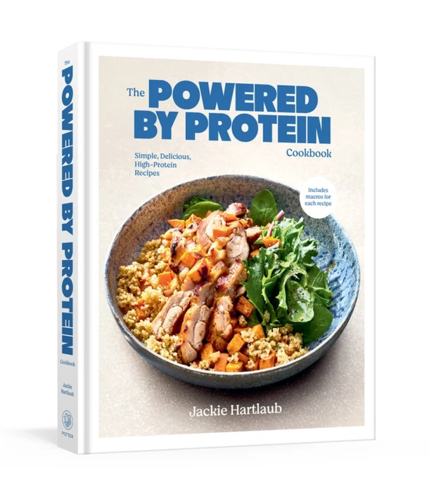 Powered by Protein Cookbook: A Cookbook – Jackie Hartlaub – boek cover