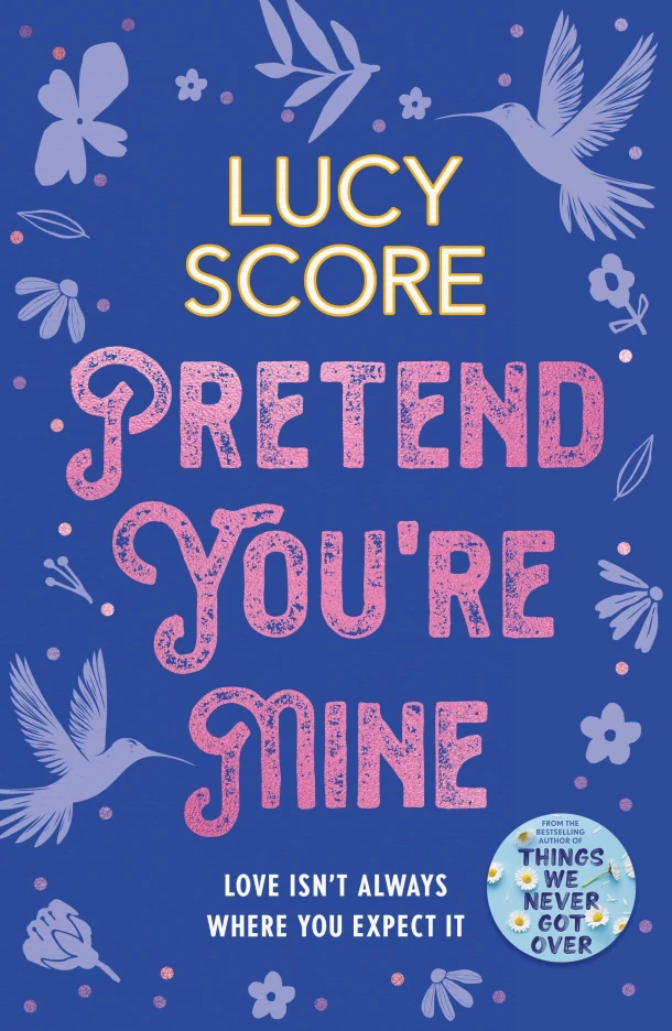 Pretend You're Mine – Lucy Score – boek cover
