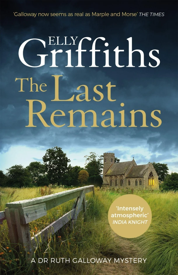 The Last Remains – Elly Griffiths – boek cover