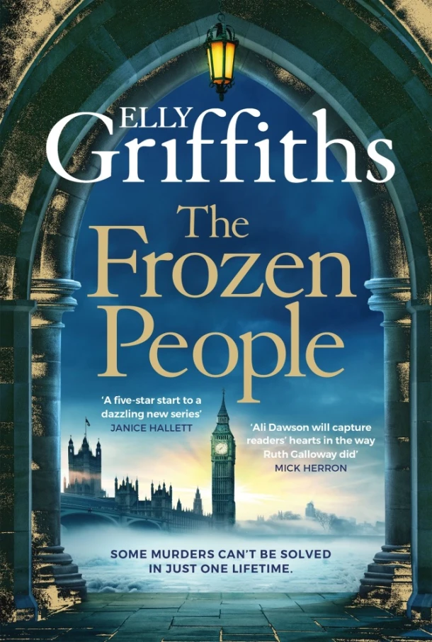 The Frozen People – Elly Griffiths – boek cover