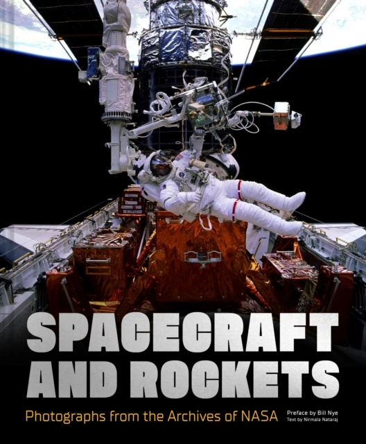 Spacecraft and Rockets – NASA – boek cover