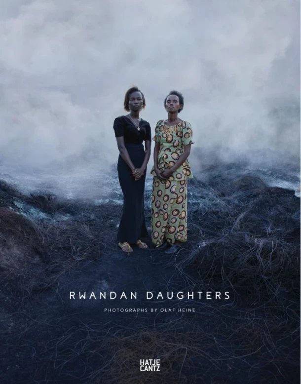 Rwandan Daughters (bilingual edition) – Olaf Heine – boek cover