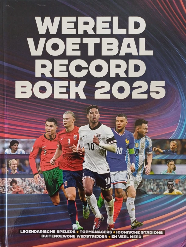 Wereldvoetbalrecordboek 2025 – Keir Radnedge – boek cover