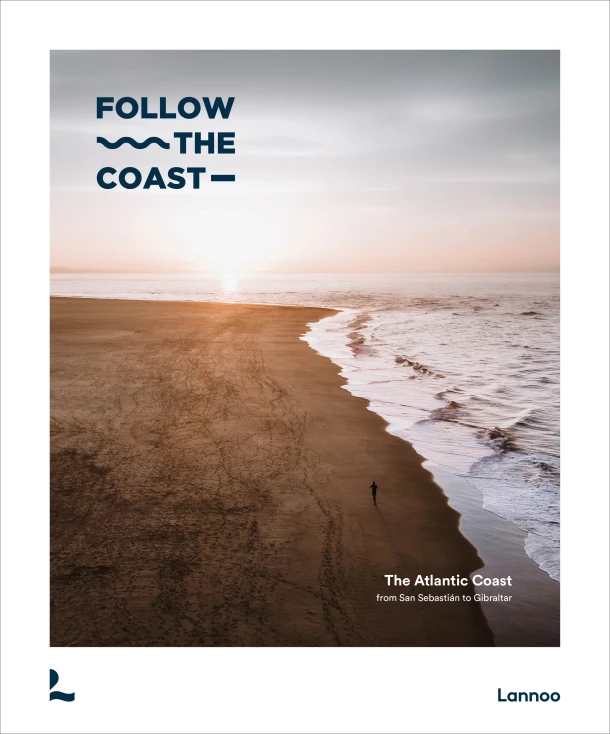Follow the coast - from San Sebastián to Gibraltar – Charles Van Haverbeke – boek cover