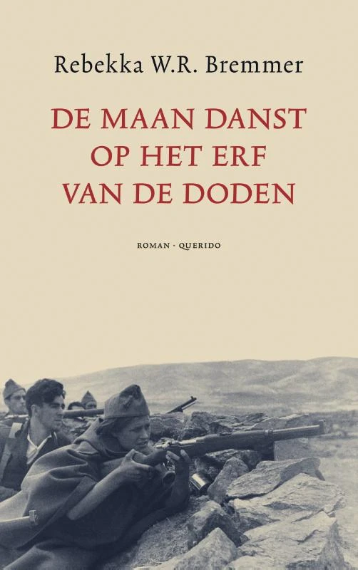 De maan danst op het erf van de doden – Rebekka W.R. Bremmer – boek cover