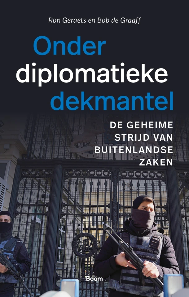 Onder diplomatieke dekmantel – Ron Geraets – boek cover