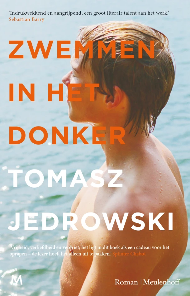 Zwemmen in het donker – Tomasz Jedrowski – boek cover