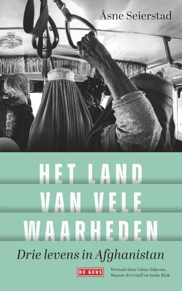 Het land van vele waarheden – Åsne Seierstad – boek cover