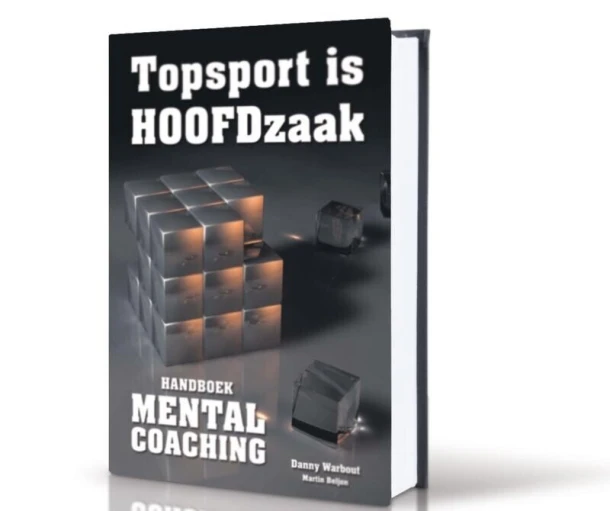 Topsport is Hoofdzaak – D. Warbout – boek cover