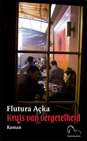 Kruis van vergetelheid – Flutura Açka – boek cover