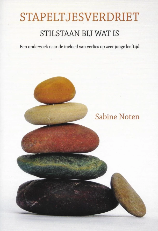 Stapeltjesverdriet – Sabine Noten – boek cover