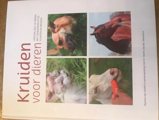 Kruiden voor dieren – Martine Van Huffel – boek cover