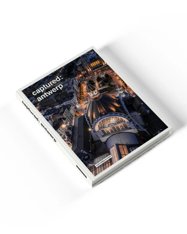 captured: antwerp – Roy Geneugelijk – boek cover
