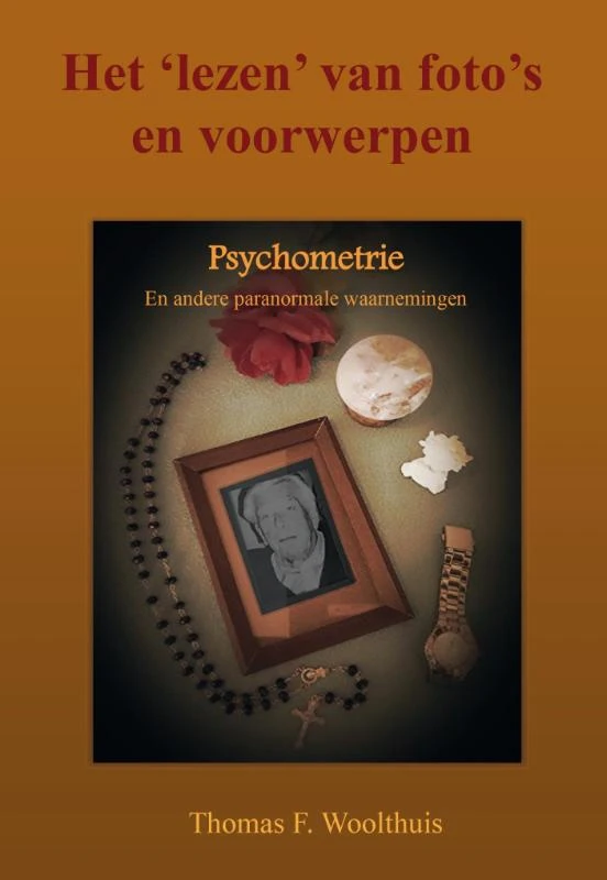 Het 'lezen' van foto's en voorwerpen – Thomas F. Woolthuis – boek cover