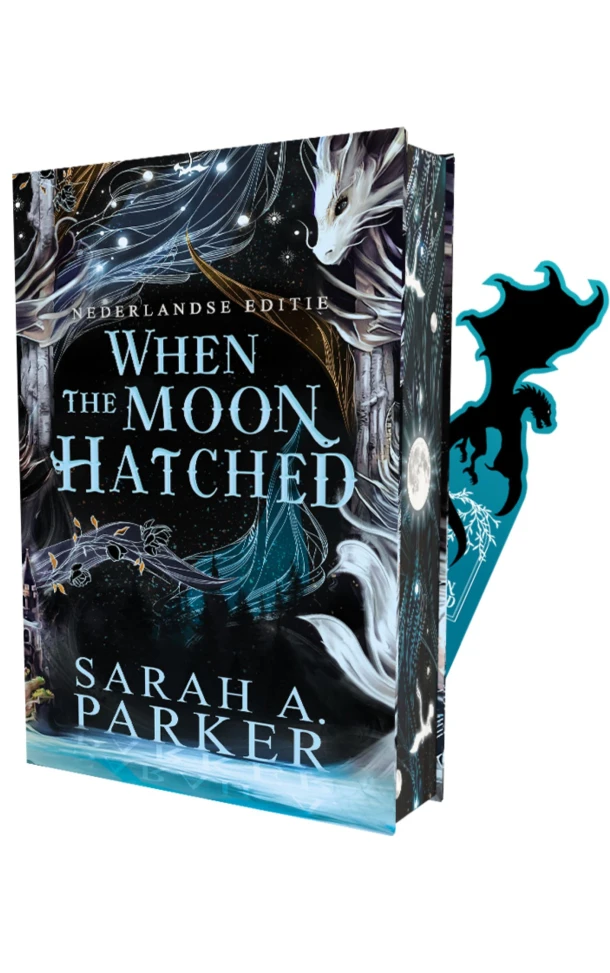 When the moon hatched – Sarah A. Parker – boek cover