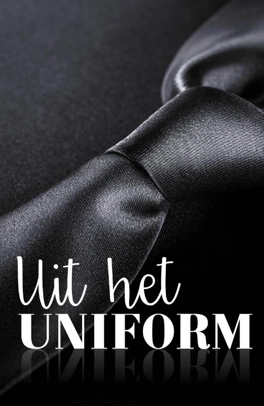 Uit het uniform – Suzanne van Bilderbeek – boek cover