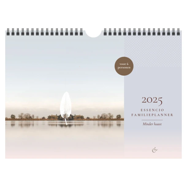 Essencio Familieplanner 2025 – Essencio – boek cover