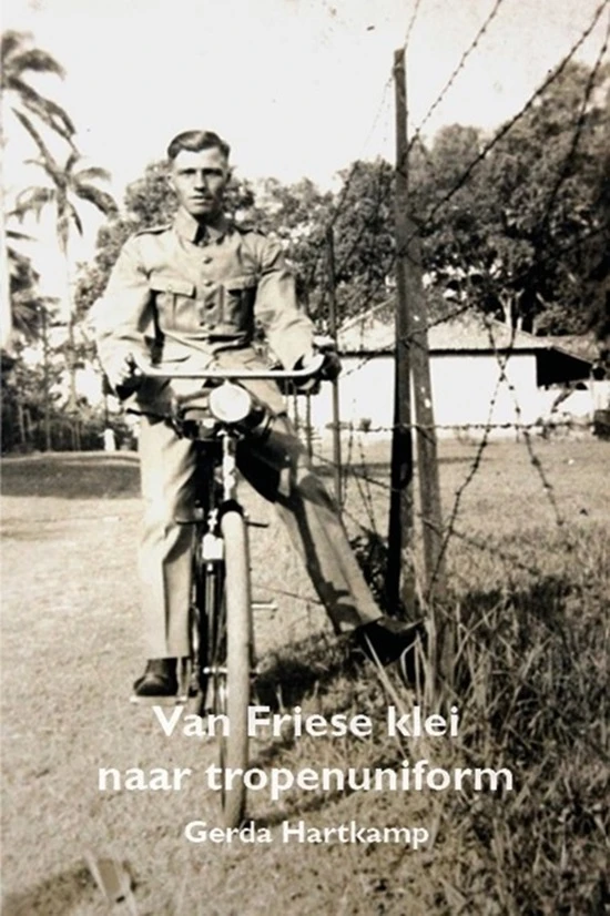 Van Friese klei tot tropenuniform – Gerda Hartkamp – boek cover
