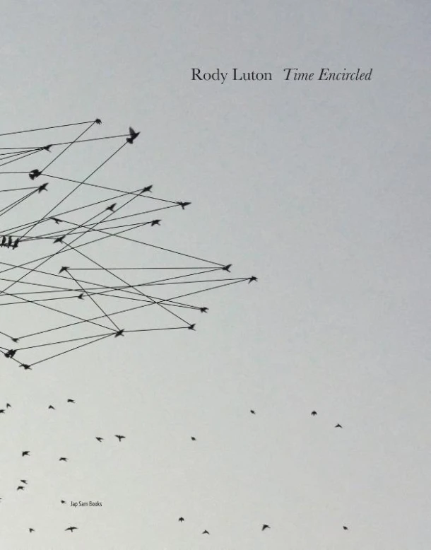 Rody Luton. Time Encircled – Rody Luton – boek cover